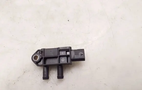 Volkswagen Tiguan Exhaust gas pressure sensor 05E906051P 293935487