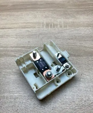 BMW 3 E46 Battery relay fuse 8387551