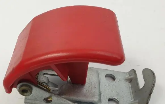 Volvo S40, V40 Engine bonnet (hood) release handle