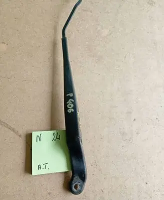 Peugeot 406 Front wiper blade arm 5788454