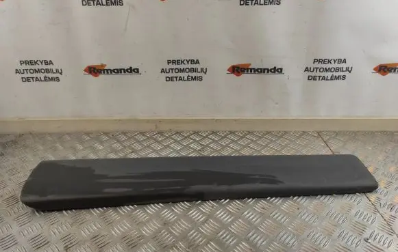 Opel Vivaro Front door trim (molding) 91105345