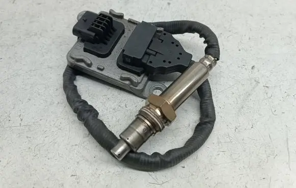 Mercedes-Benz E W213 Lambda probe sensor 0009057108 A0009057108