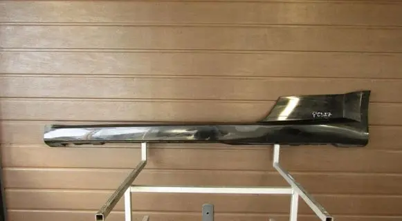 Front sill (body part)