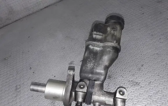 Peugeot 407 Master brake cylinder 9646980980