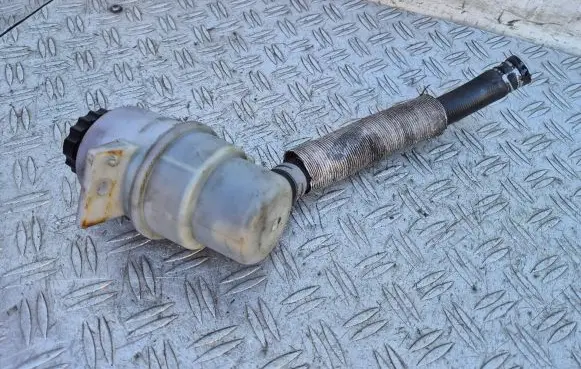 Dodge Nitro Power steering fluid tank/reservoir 52125237AA