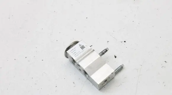 Opel Combo E Air conditioning (A/C) expansion valve XS4824650940