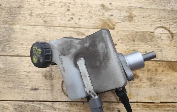 Mazda 3 II Master brake cylinder 251522811J2C