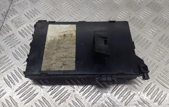 Renault Clio III Central body control module 8200207135