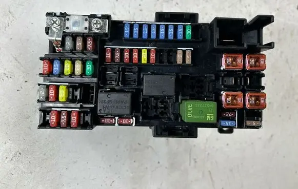 Buick Encore I Fuse module 42652992 180912 PASS0029
