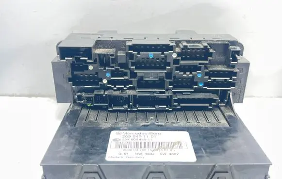 Mercedes-Benz CLK A209 C209 Fuse module 2095451101
