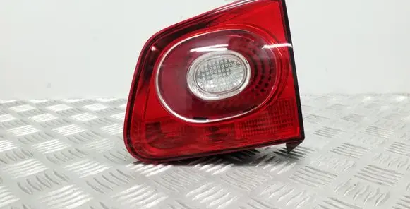 Volkswagen Tiguan Tailgate rear/tail lights 5N0945094C