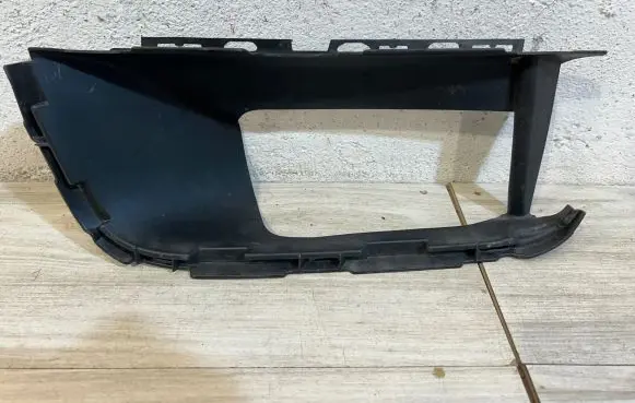 Porsche Cayenne (9Y0 9Y3) Intercooler air channel guide 
