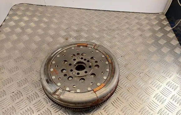 Mercedes-Benz CLA C117 X117 W117 Dual mass flywheel A2700300305 A2700