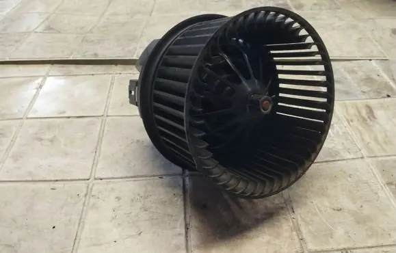 Ford Focus C-MAX Heater fan/blower 3M5H18456AD