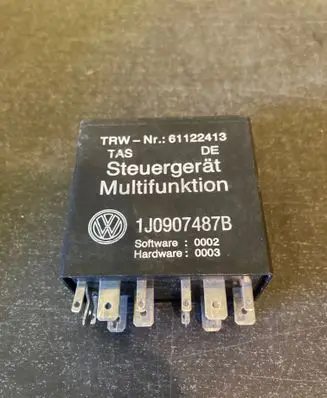 Volkswagen PASSAT B5.5 Other relay 61122413 1J0907487B