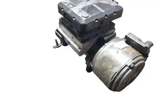 Citroen C5 Air suspension compressor/pump 965406868000