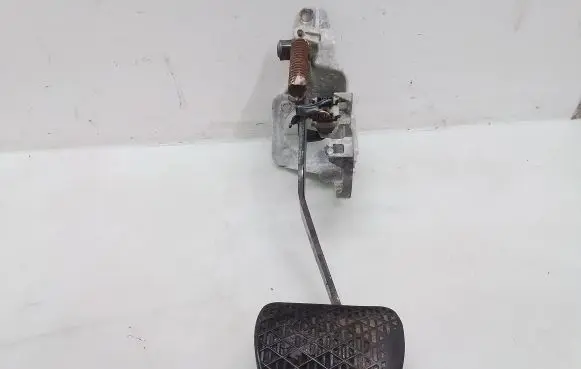 Mercedes-Benz ML W163 Brake pedal 163290004