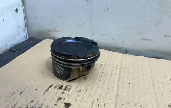 BMW 3 E92 E93 Piston 7577581
