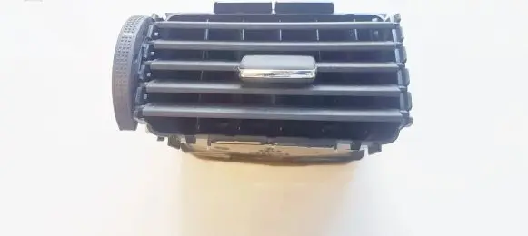 Toyota Avensis T250 Dash center air vent grill