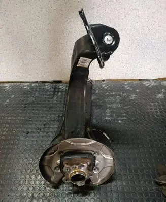 BMW 2 Active Tourer U06 Rear wheel hub spindle/knuckle 6894208