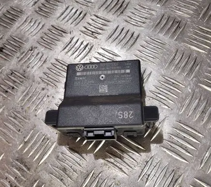 Volkswagen Golf V Gateway control module 1K0907530F 1K0907951