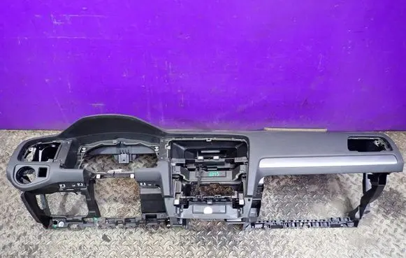 Volkswagen Golf VII Dashboard 