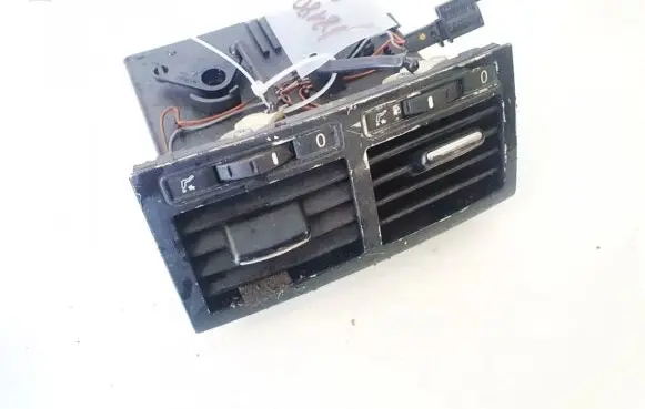 Volkswagen Touareg I Dash center air vent grill 7l6819203c