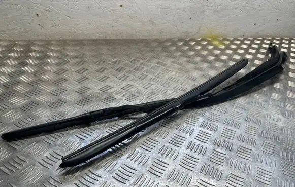 KIA EV6 Headlight wiper blade set 