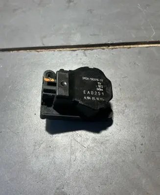 Ford Focus Air flap motor/actuator 3M5H19E616AB EAD251
