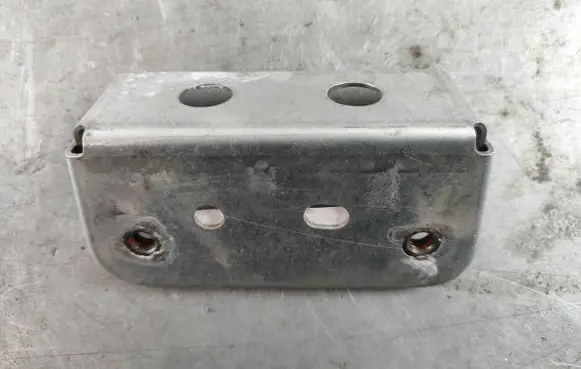 Maserati Levante Headlight/headlamp mounting bracket 670034251