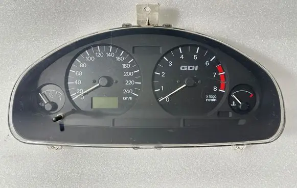 Mitsubishi Carisma Speedometer (instrument cluster) MR308415 98DX 0F0231