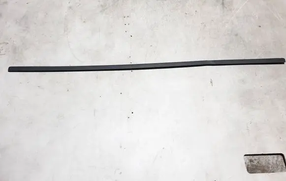 Volkswagen Touran II Door glass trim 