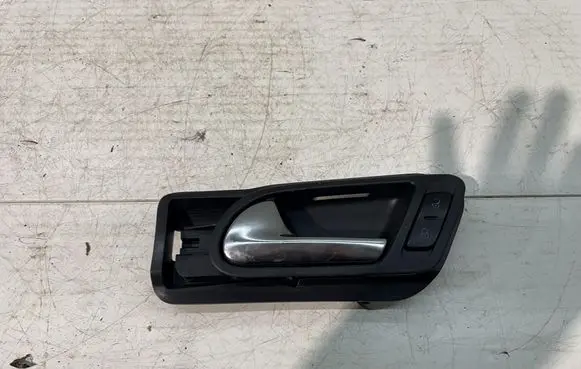Volkswagen Tiguan Front door interior handle 5N0837197