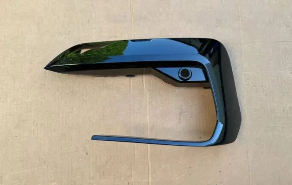 Volkswagen Touran III Front bumper lower grill 5TA853665H