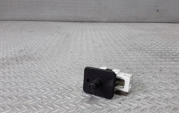 Mercedes-Benz C W203 Rear door sensor 2028209410