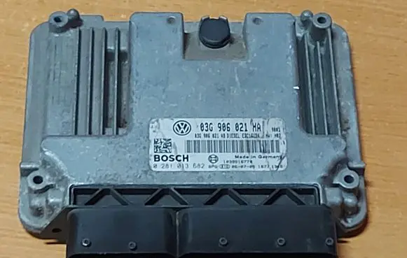 Volkswagen Touran I Engine control unit/module 03G906021HA 03G906021AB