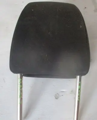 Mazda 3 III Front seat headrest 