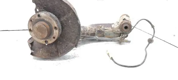 Fiat Coupe Rear wheel hub spindle/knuckle 