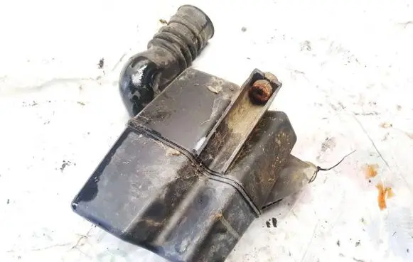 Intake resonator
