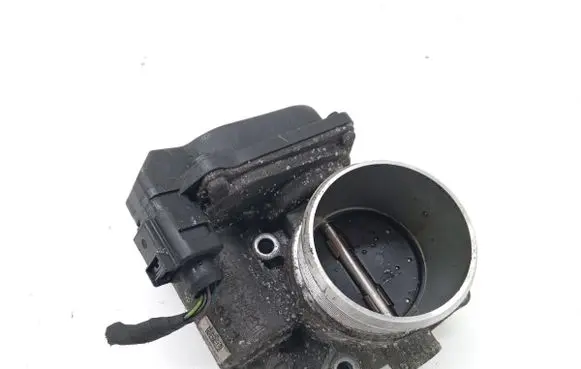 Volkswagen PASSAT B7 Throttle body valve 06F133062Q