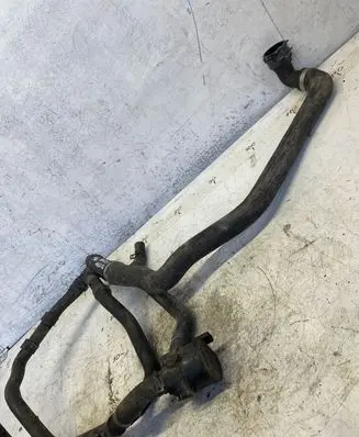 Volkswagen Touran III Engine coolant pipe/hose