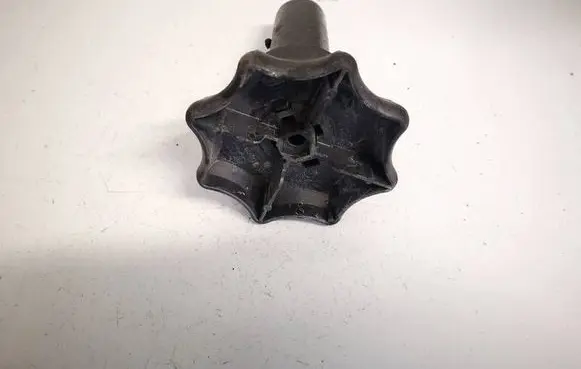 Audi A3 S3 8L Spare wheel bolt 8l0803899b