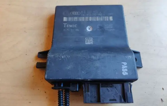 Audi A6 S6 C6 4F Gateway control module 4F0307468D
