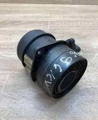 Volkswagen PASSAT B6 Mass air flow meter 0986284007 0281002461
