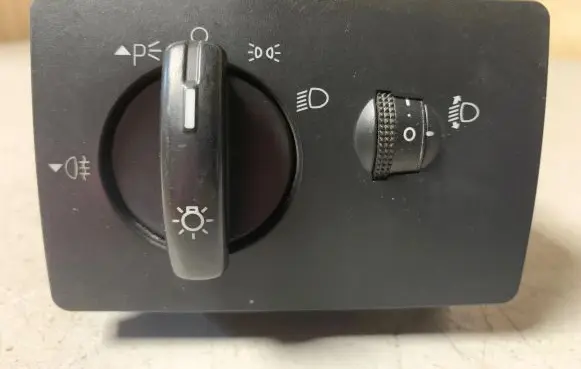 Ford Focus Light switch 4M5T13A024EA 04059710