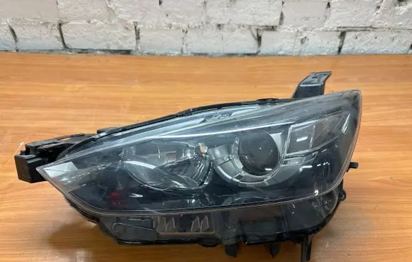 Mazda CX-3 Headlight/headlamp D10E51040