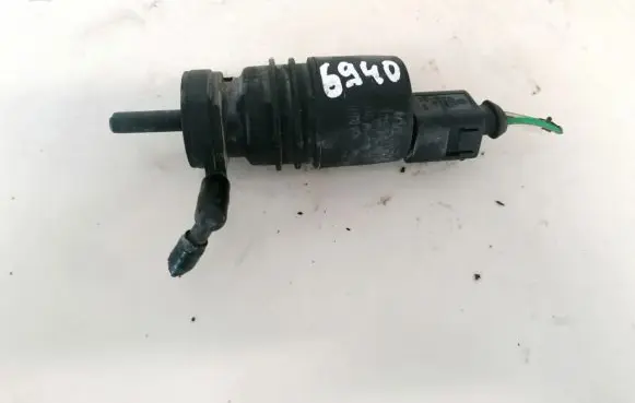 Volkswagen New Beetle Windscreen/windshield washer pump 1j5955651