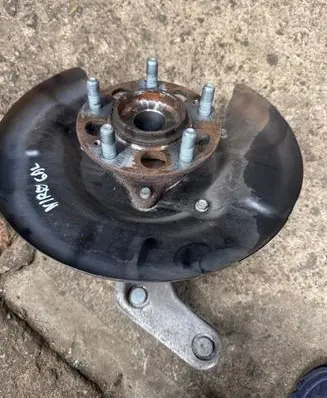 Rear wheel hub