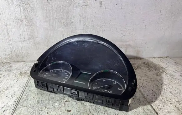 Mercedes-Benz Vito Viano W639 Speedometer (instrument cluster) A6399000900