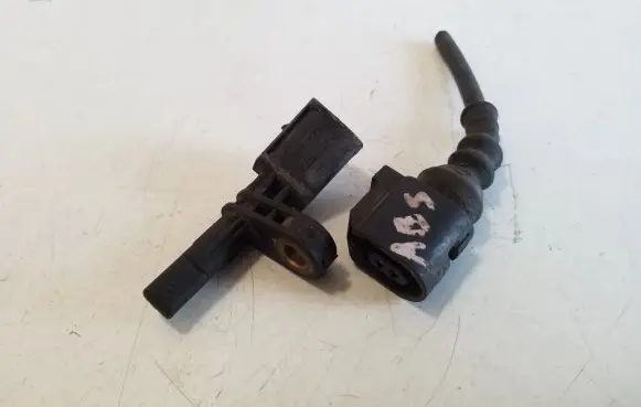Volkswagen PASSAT B6 ABS brake wheel speed sensor 7H0927804